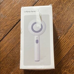 White and Purple Lollipop Spray comb